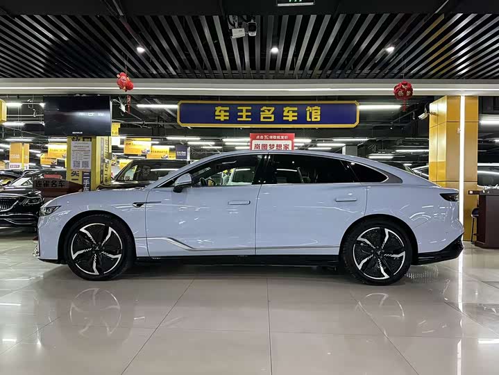 Фото 2 - Voyah Passion