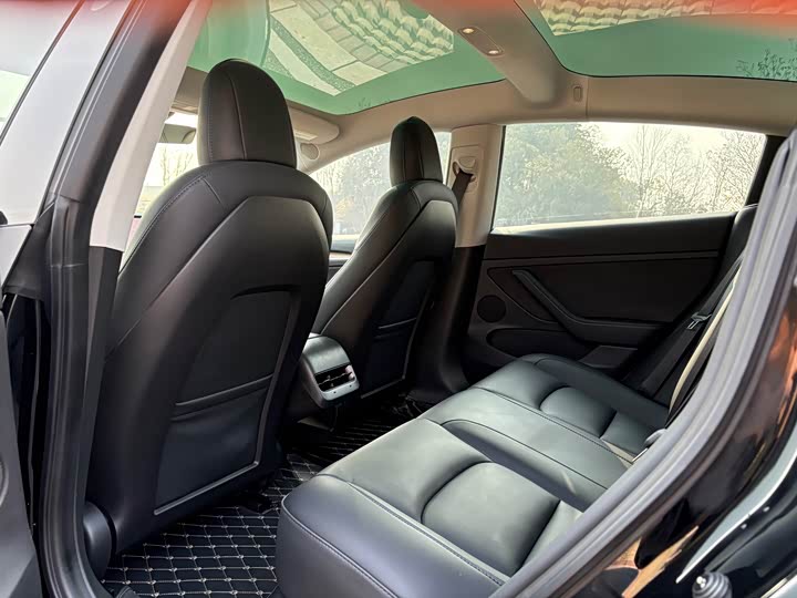 Фото 5 - Tesla Model 3