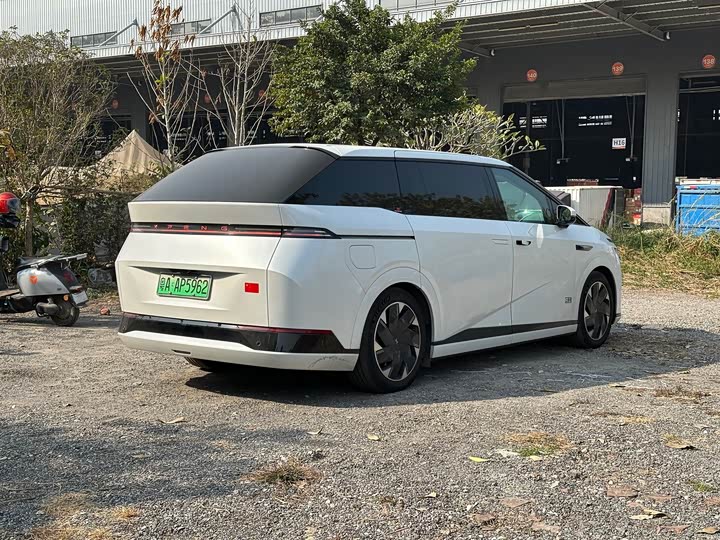 Фото 5 - XPeng X9