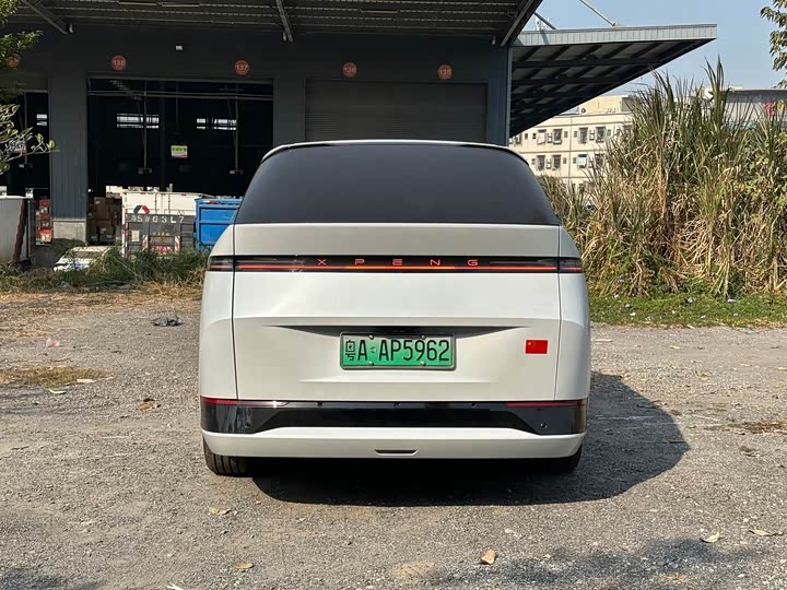 Фото 6 - XPeng X9