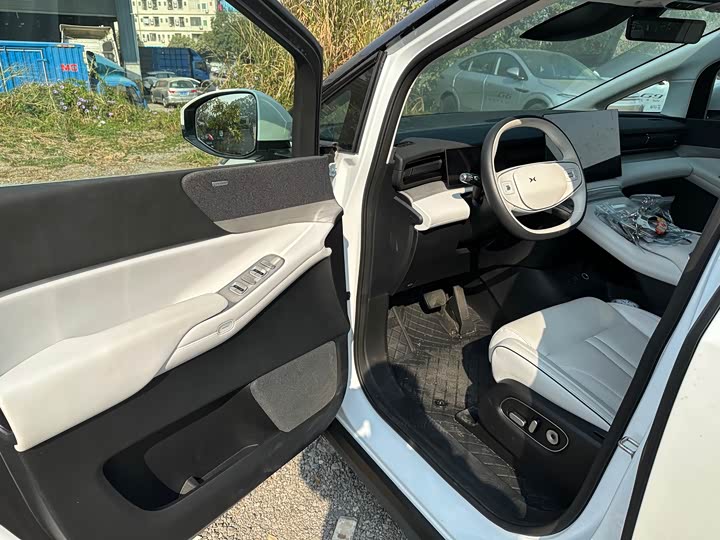 Фото 7 - XPeng X9