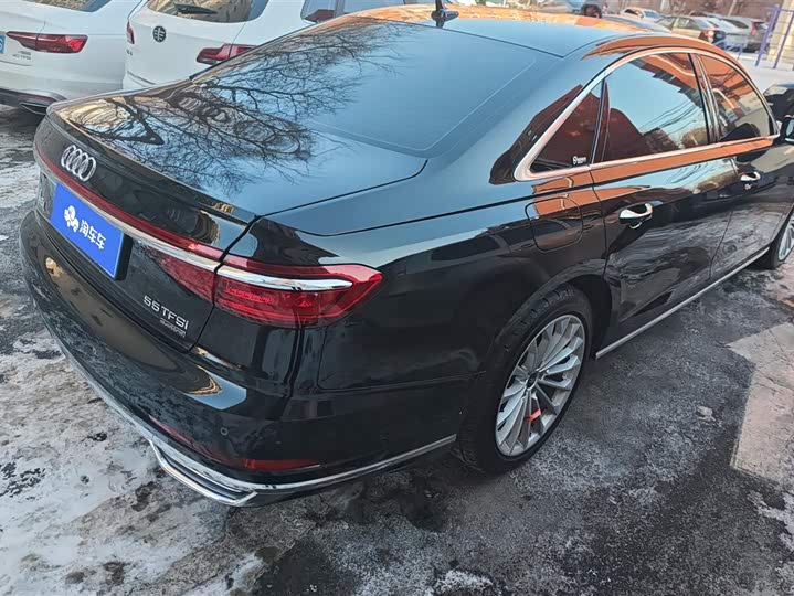 Фото 3 - Audi A8