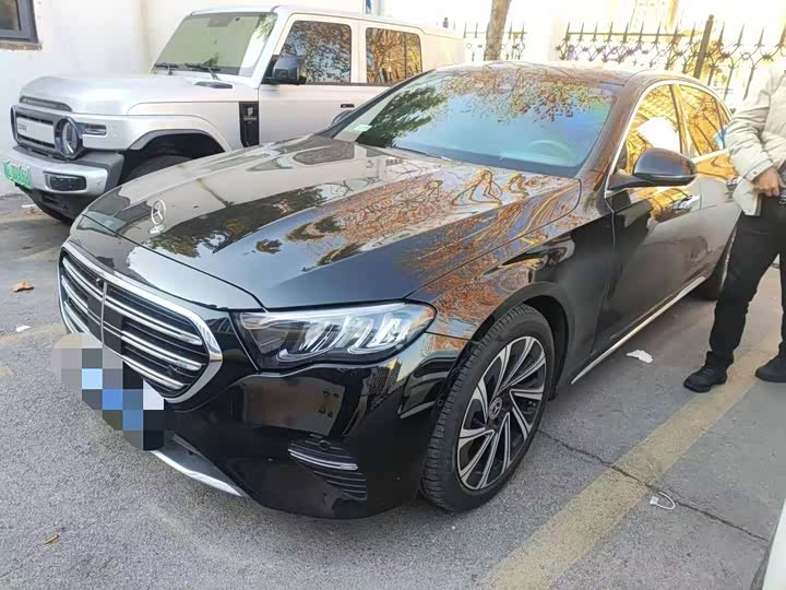 Фото 1 - Mercedes-Benz E-Class