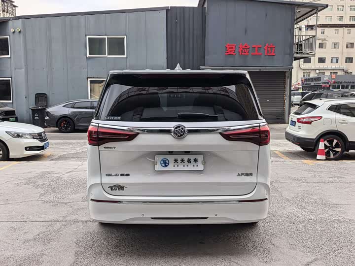 Фото 4 - Buick GL8 ES