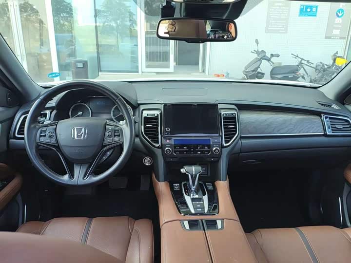 Фото 6 - Honda UR-V