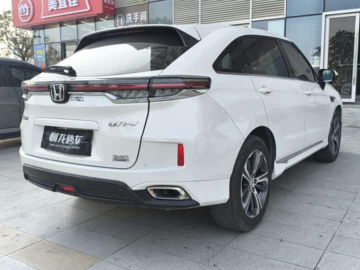 Фото 8 - Honda UR-V