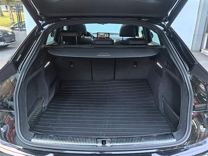 Фото 9 - Audi Q5L Sportback