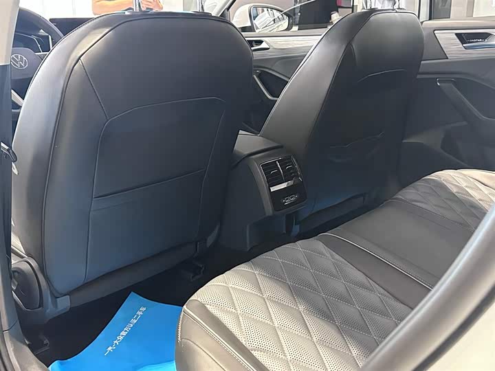 Фото 7 - Volkswagen Sagitar L