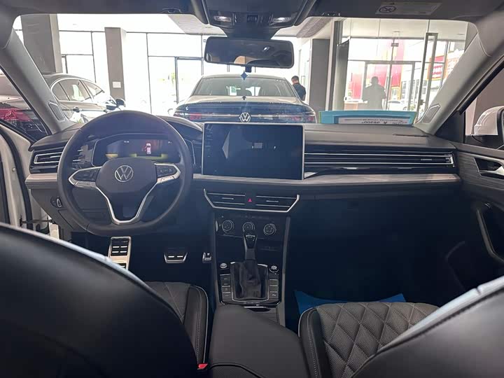 Фото 9 - Volkswagen Sagitar L