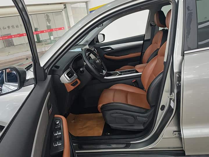 Фото 9 - Geely Vision X6