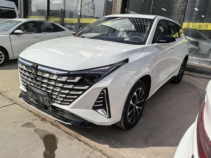 Фото 1 - Changan UNI-Z Hybrid