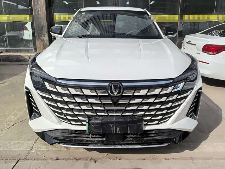 Фото 2 - Changan UNI-Z Hybrid