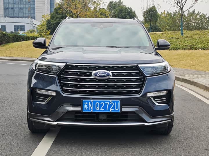 Фото 2 - Ford Explorer
