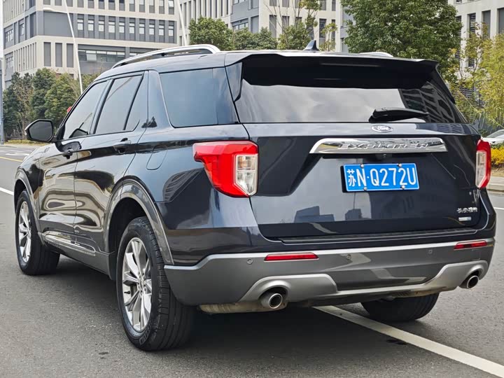 Фото 4 - Ford Explorer