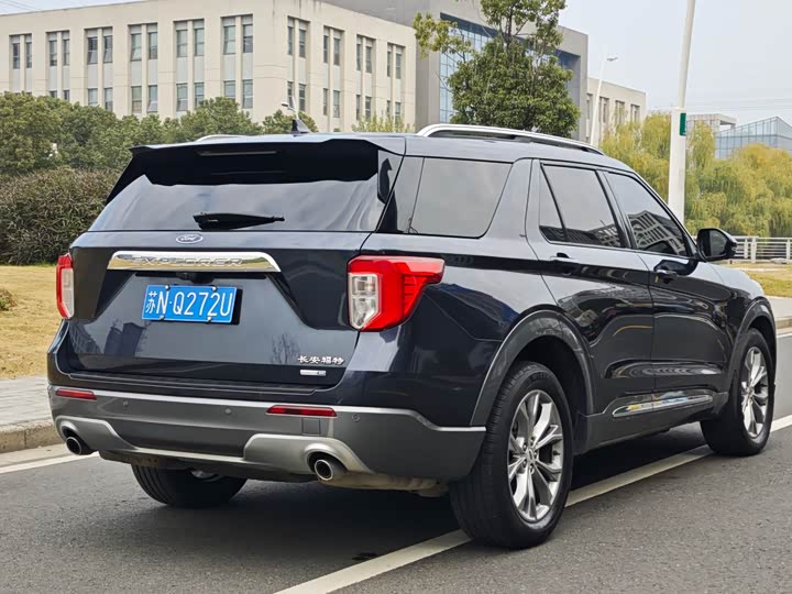 Фото 6 - Ford Explorer