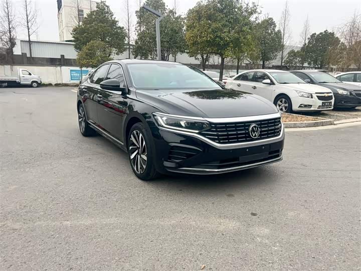 Фото 2 - Volkswagen Passat