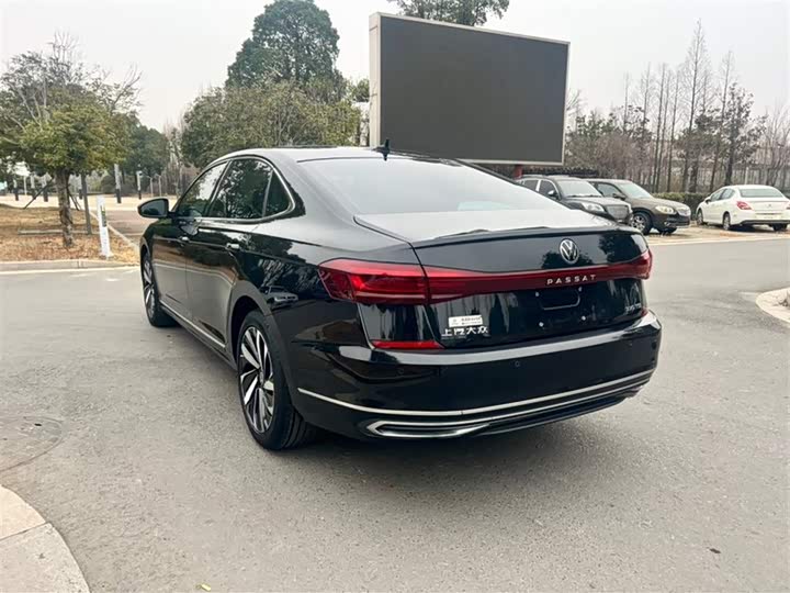 Фото 4 - Volkswagen Passat