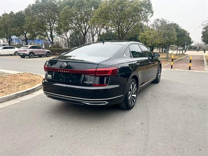 Фото 5 - Volkswagen Passat