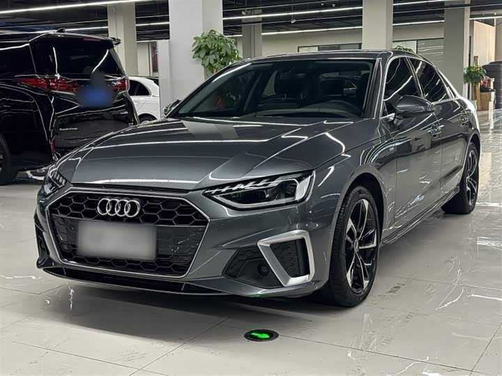 Фото 1 - Audi A4L