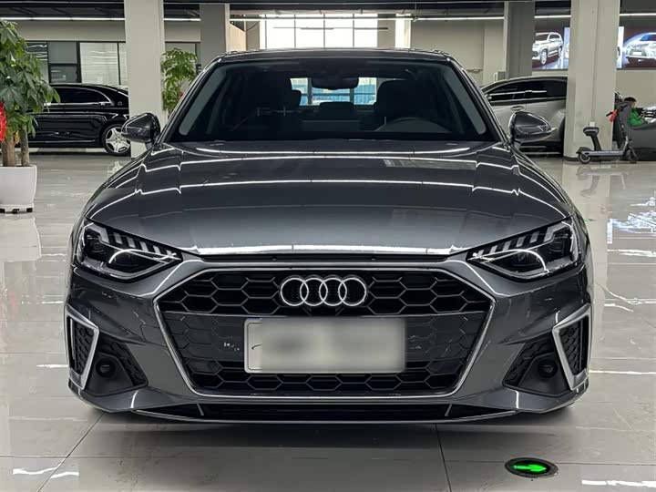 Фото 6 - Audi A4L