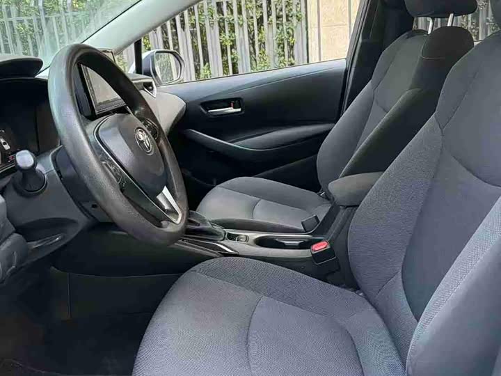 Фото 9 - Toyota Corolla