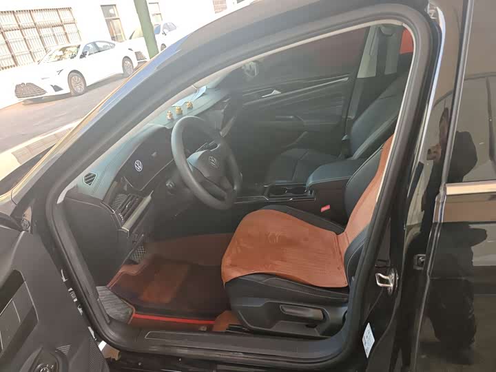 Фото 4 - Volkswagen Passat