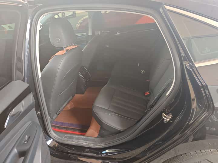 Фото 6 - Volkswagen Passat