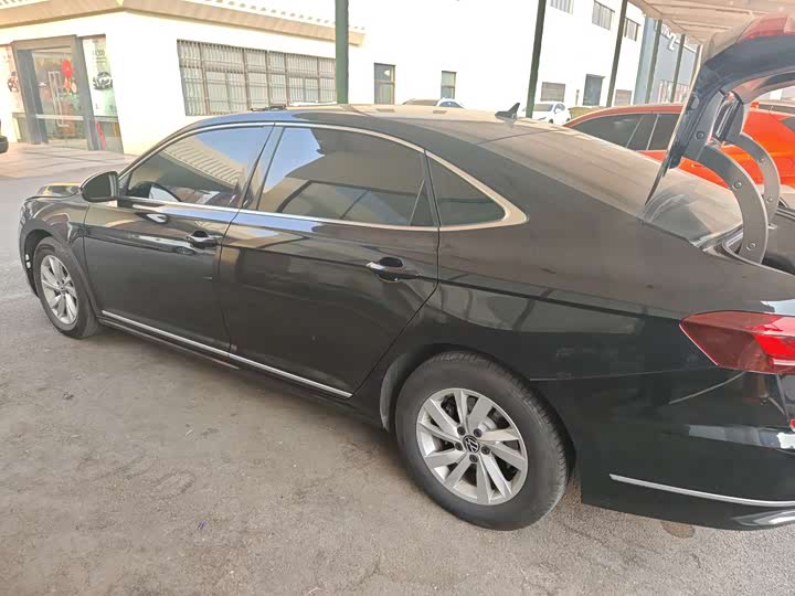 Фото 7 - Volkswagen Passat