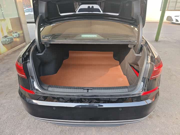 Фото 8 - Volkswagen Passat