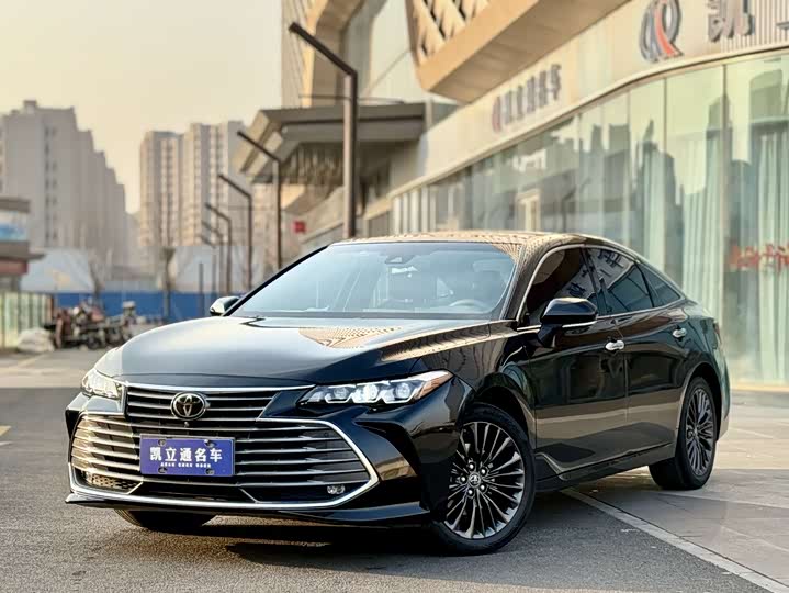 Фото 1 - Toyota Avalon