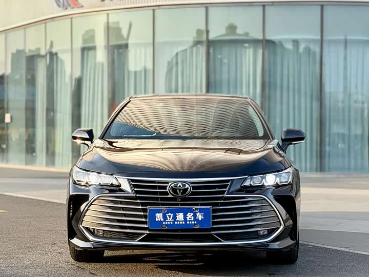 Фото 2 - Toyota Avalon