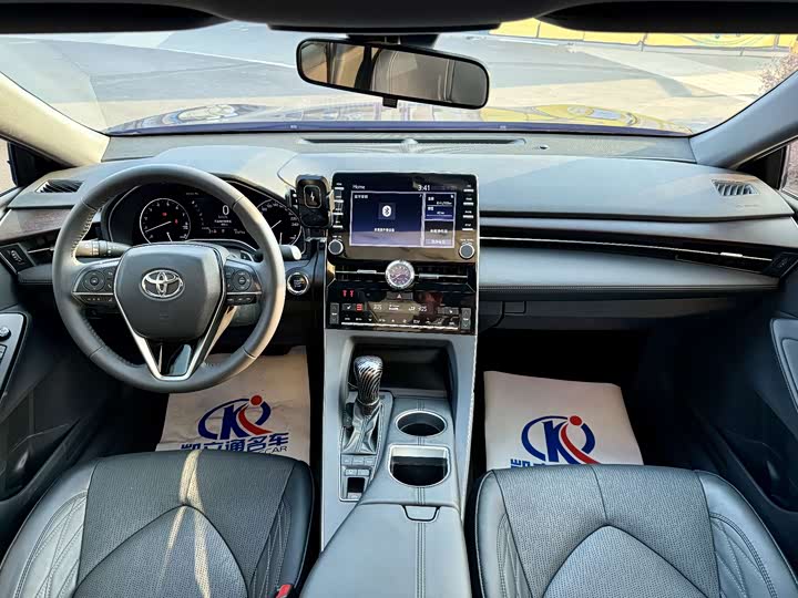 Фото 8 - Toyota Avalon