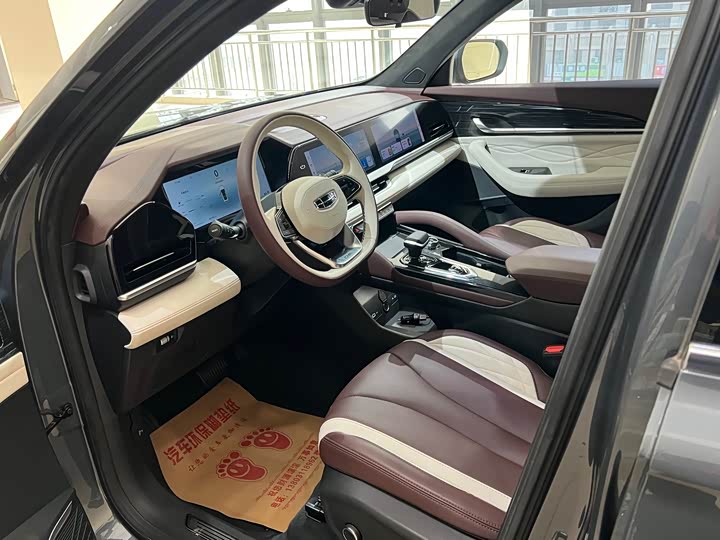 Фото 8 - Geely Monjaro