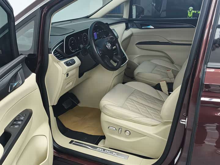 Фото 8 - Buick GL8 ES