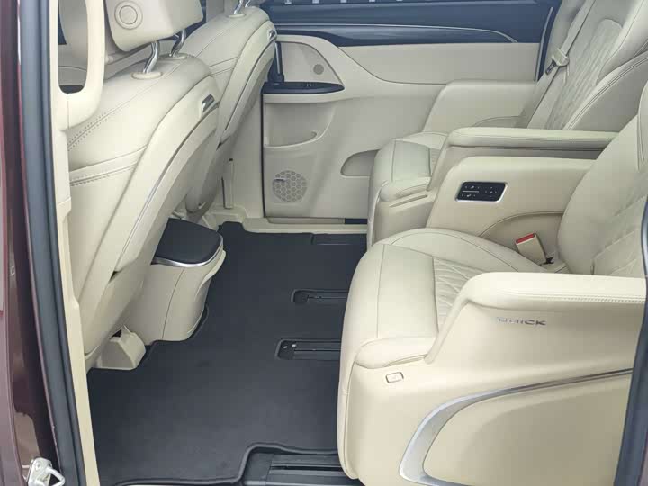 Фото 9 - Buick GL8 ES