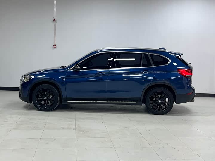 Фото 2 - BMW X1