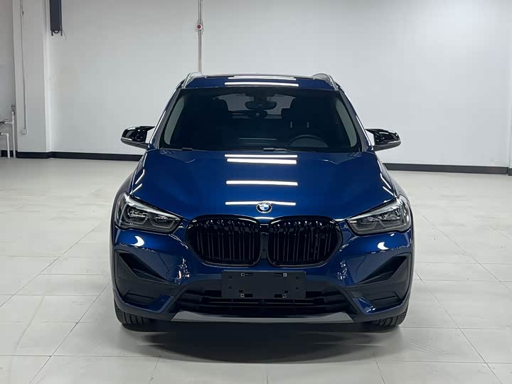Фото 8 - BMW X1