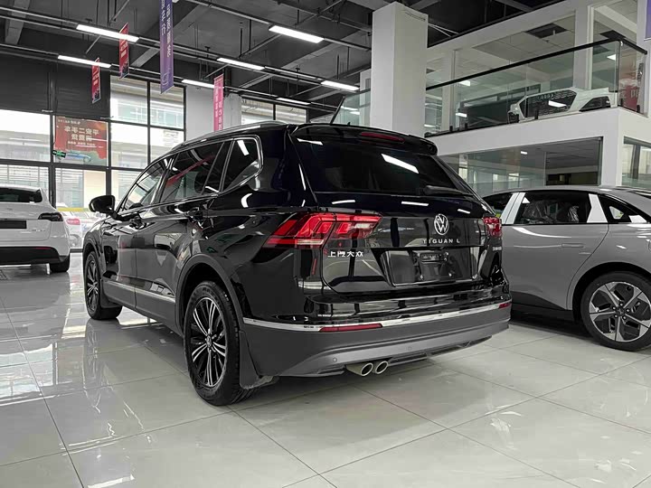 Фото 6 - Volkswagen Tiguan L Pro