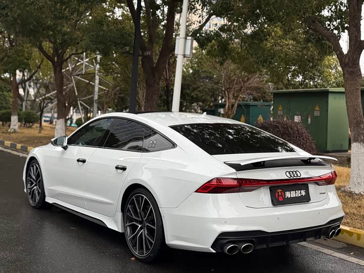 Фото 4 - Audi A7