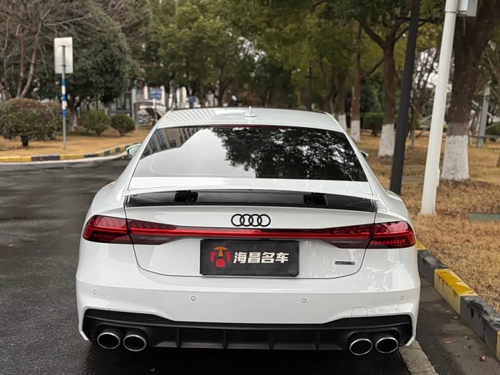 Фото 5 - Audi A7