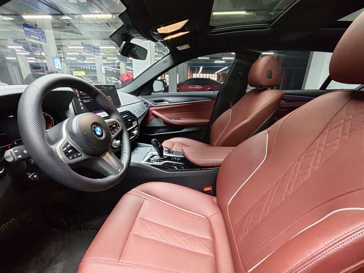 Фото 5 - BMW 5 Series