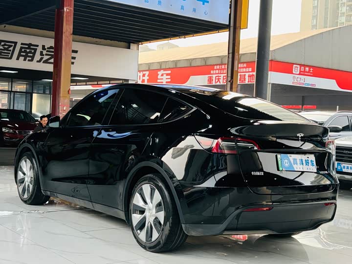 Фото 4 - Tesla Model Y