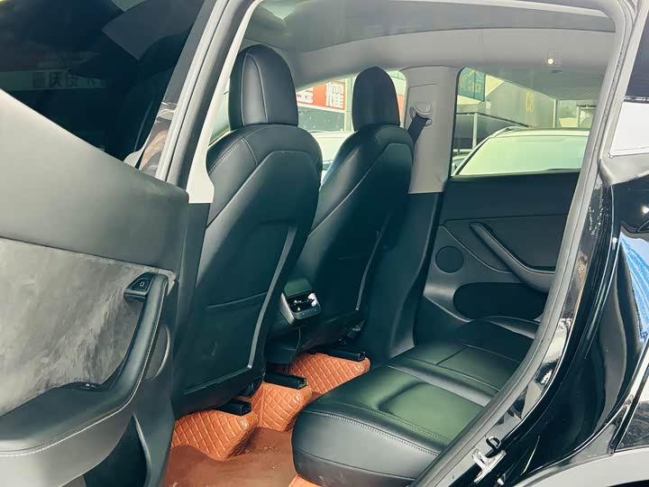 Фото 8 - Tesla Model Y