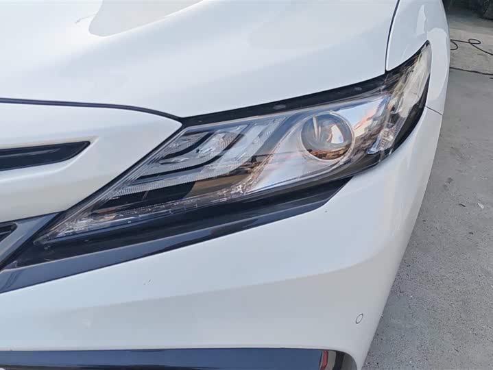 Фото 5 - Toyota Camry