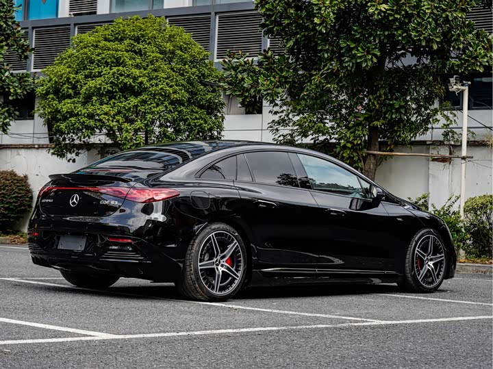 Фото 5 - Mercedes-Benz EQE AMG