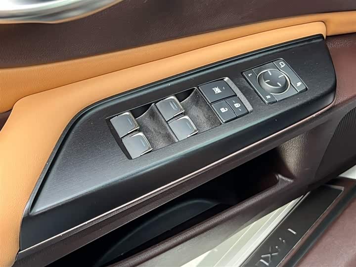 Фото 6 - Lexus ES