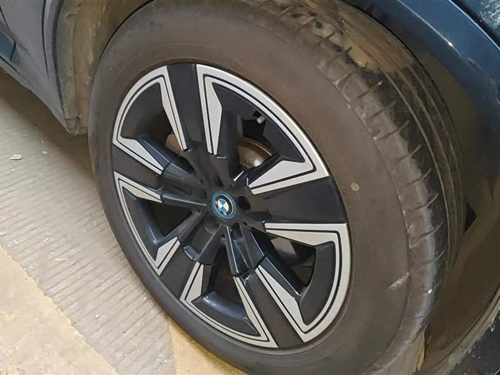 Фото 6 - BMW iX3