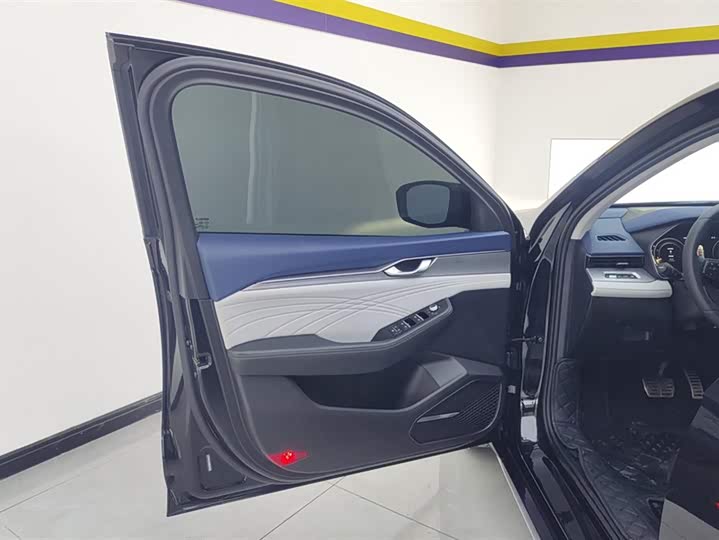 Фото 7 - Geely Preface