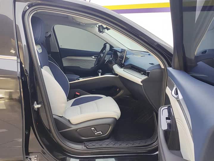 Фото 8 - Geely Preface