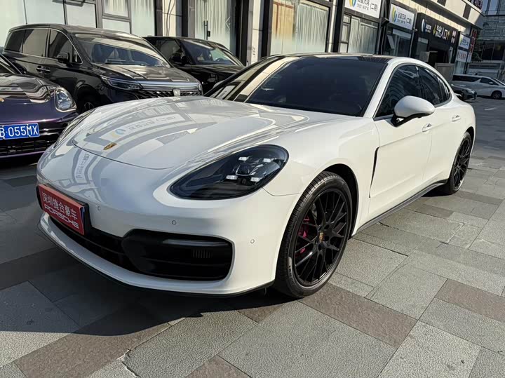 Фото 1 - Porsche Panamera